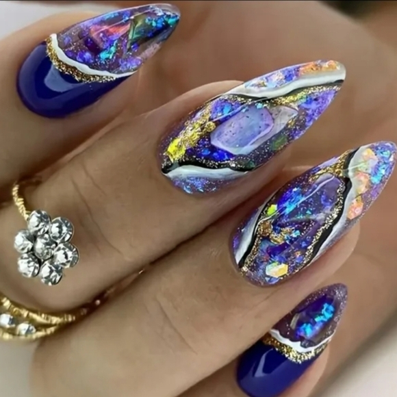 24 Pieces Fake press on nails - Picture 1 of 5